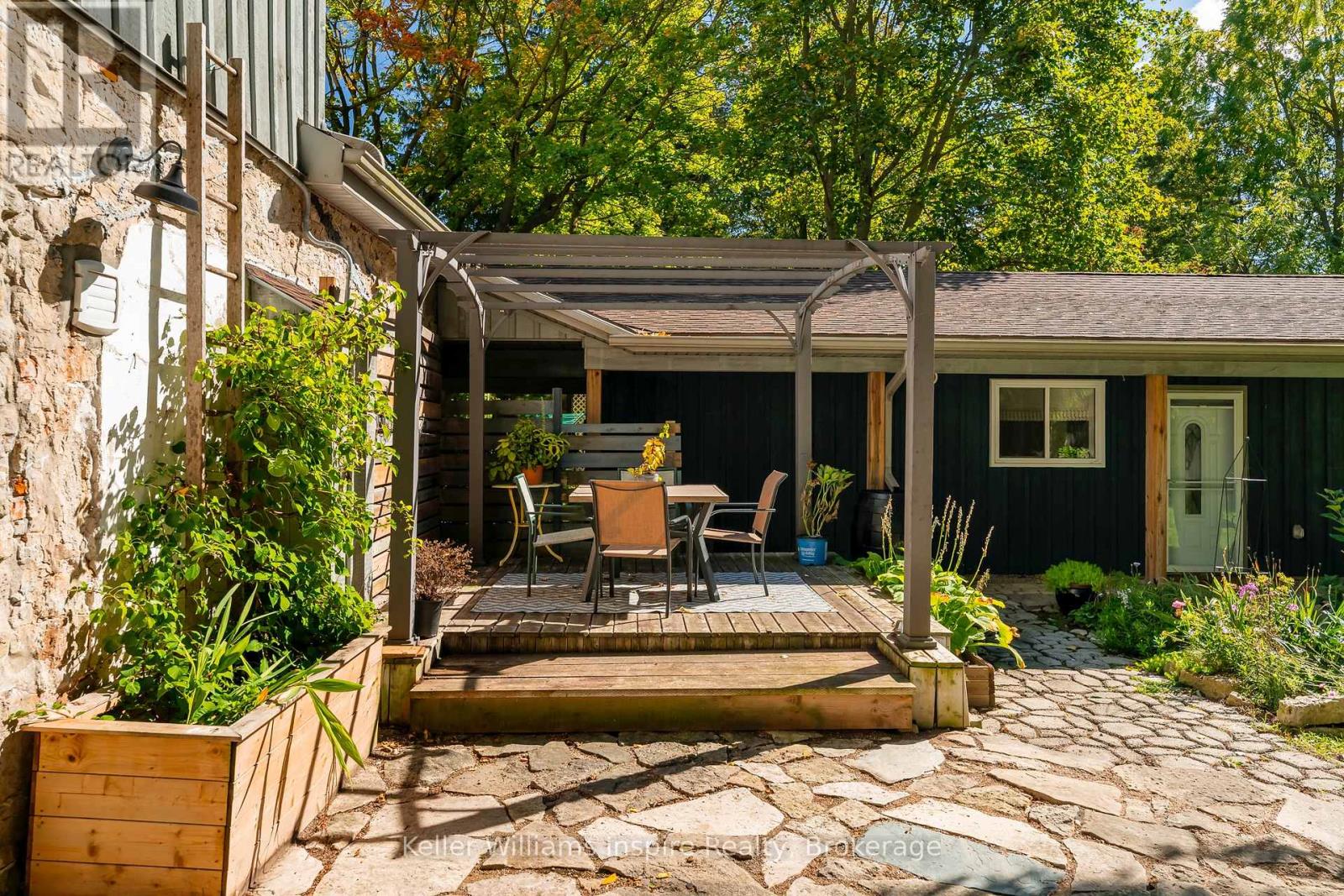 565 ST DAVID STREET N - 35
