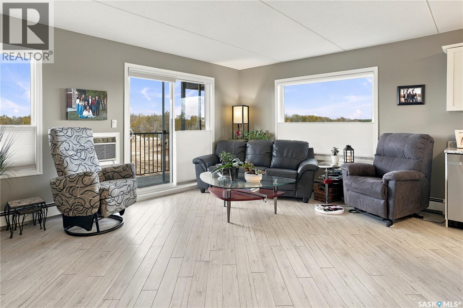 203 2426 Buhler AVENUE, North Battleford — photo 2