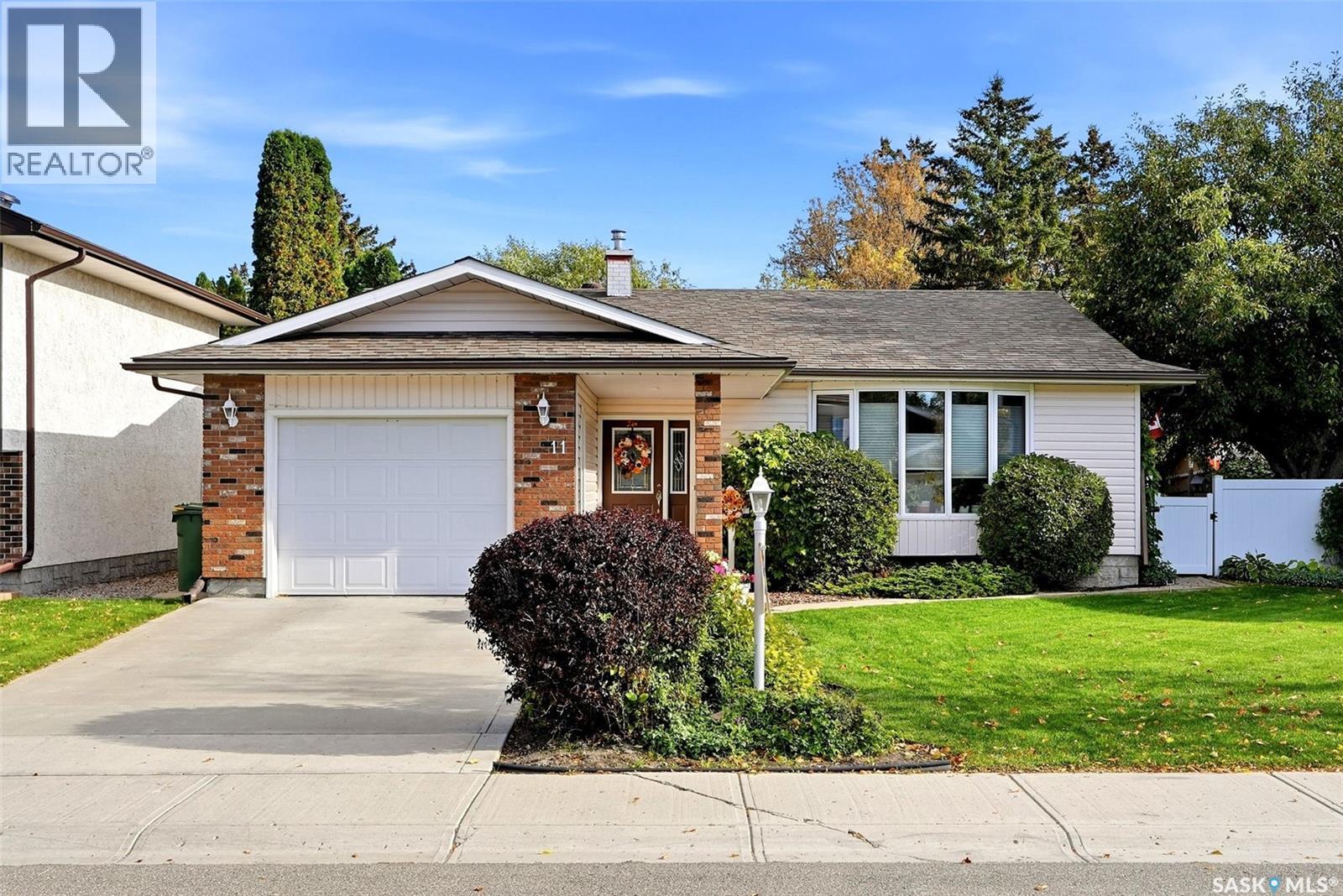 11 Green Meadow ROAD - 1