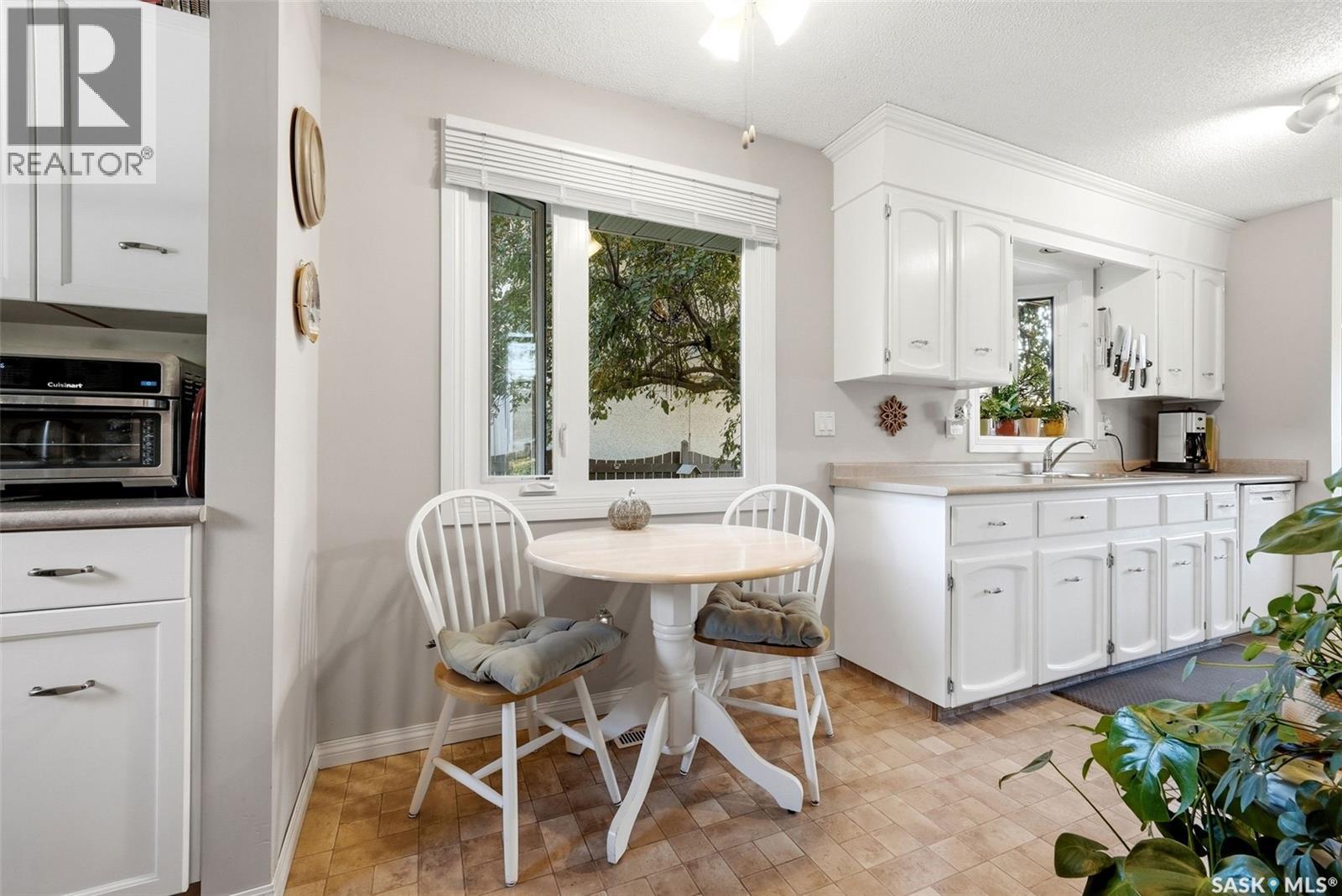11 Green Meadow ROAD - 11