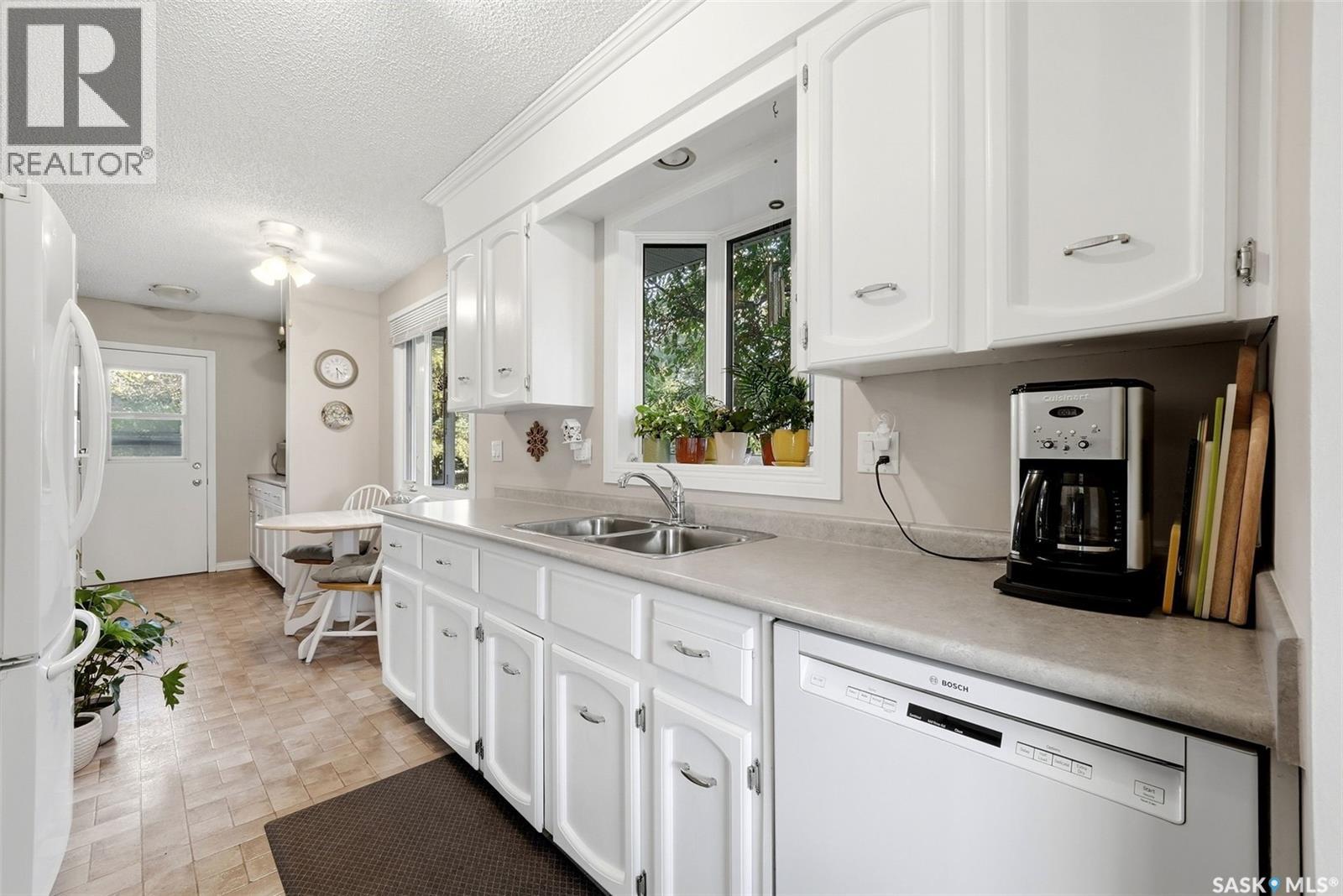 11 Green Meadow ROAD, Regina — photo 9