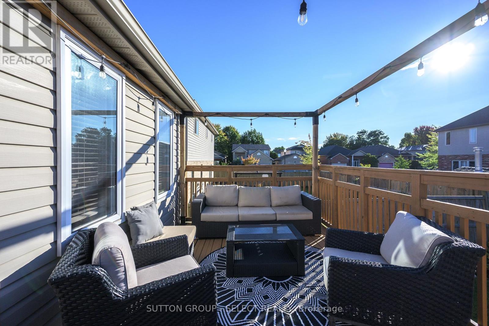 1801 SEYMOUR CRESCENT - Image 37