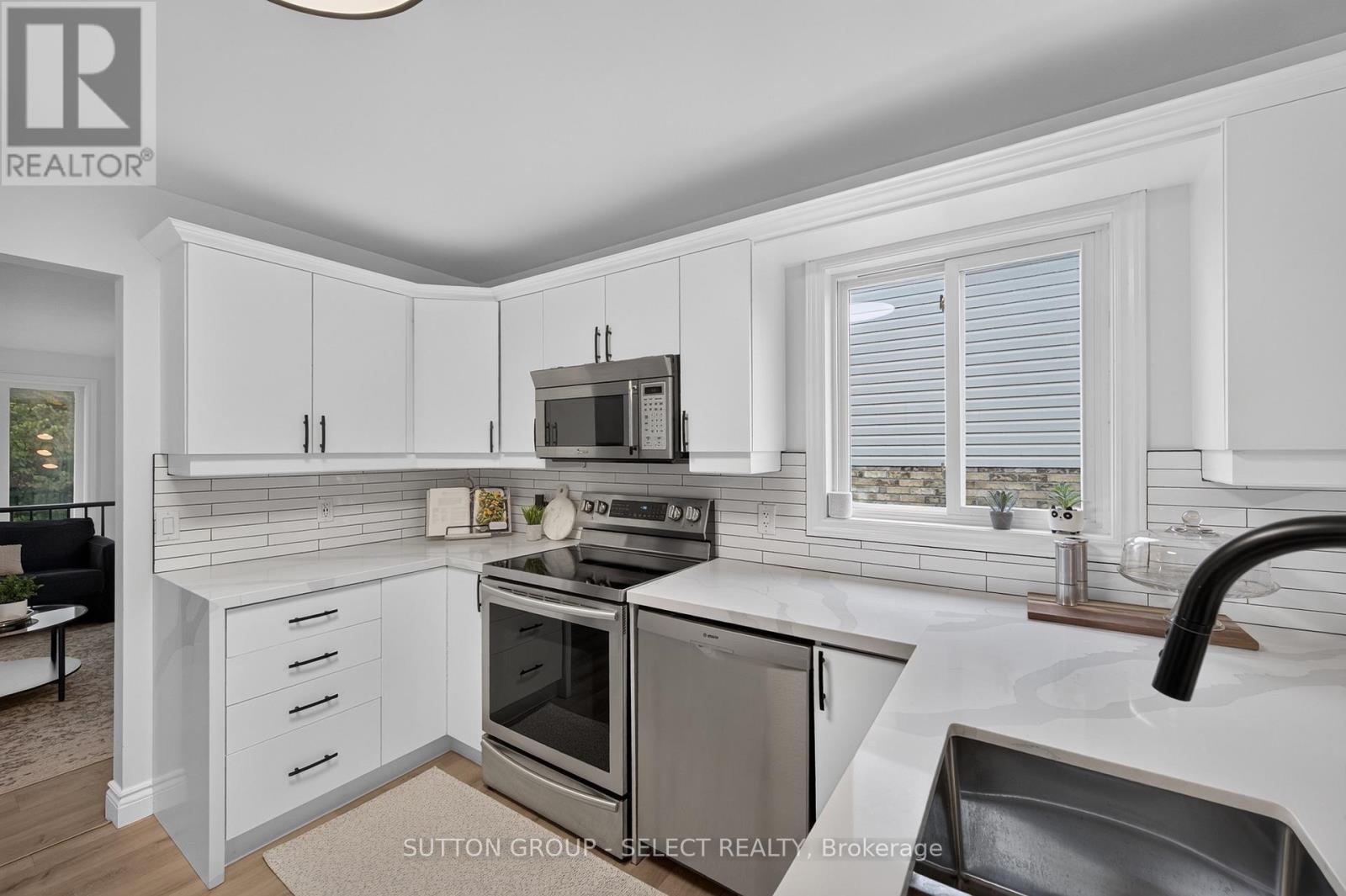 1801 SEYMOUR CRESCENT - Image 9