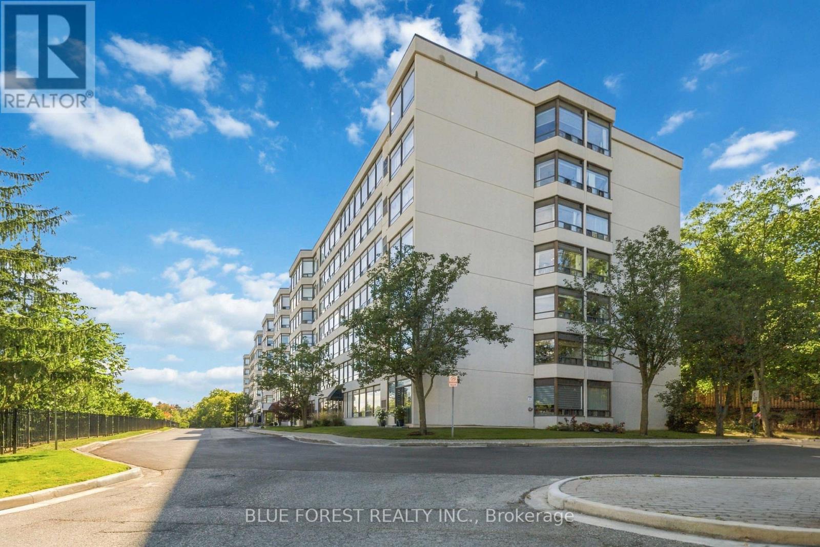 #715 521 RIVERSIDE DRIVE - 2