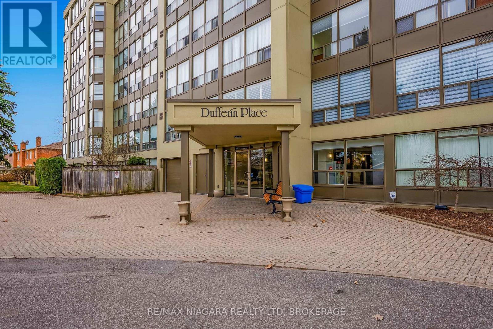 702 - 5100 DORCHESTER ROAD E