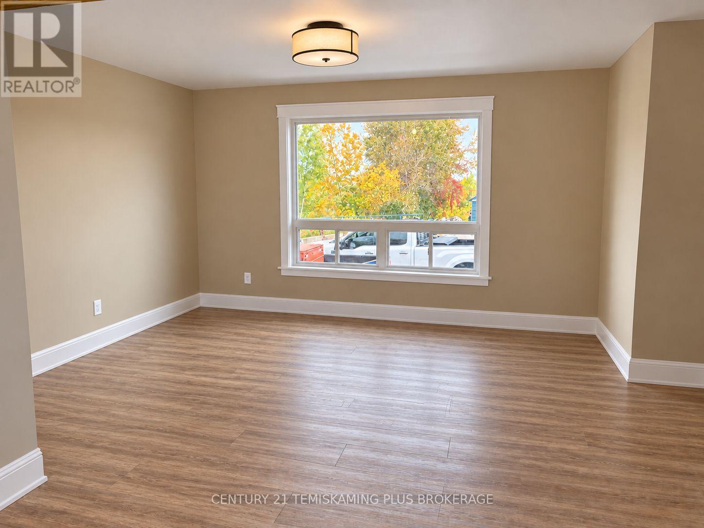 24 PARK PLACE - Image 3