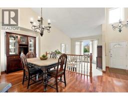 21 Mt Robson Close SE - photo 15