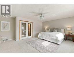 21 Mt Robson Close SE - photo 22