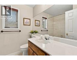 21 Mt Robson Close SE - photo 32