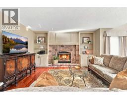 21 Mt Robson Close SE - photo 7