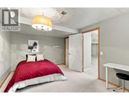 21 Mt Robson Close SE - photo 35