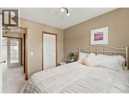 21 Mt Robson Close SE - photo 29