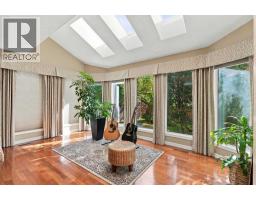 21 Mt Robson Close SE - photo 8