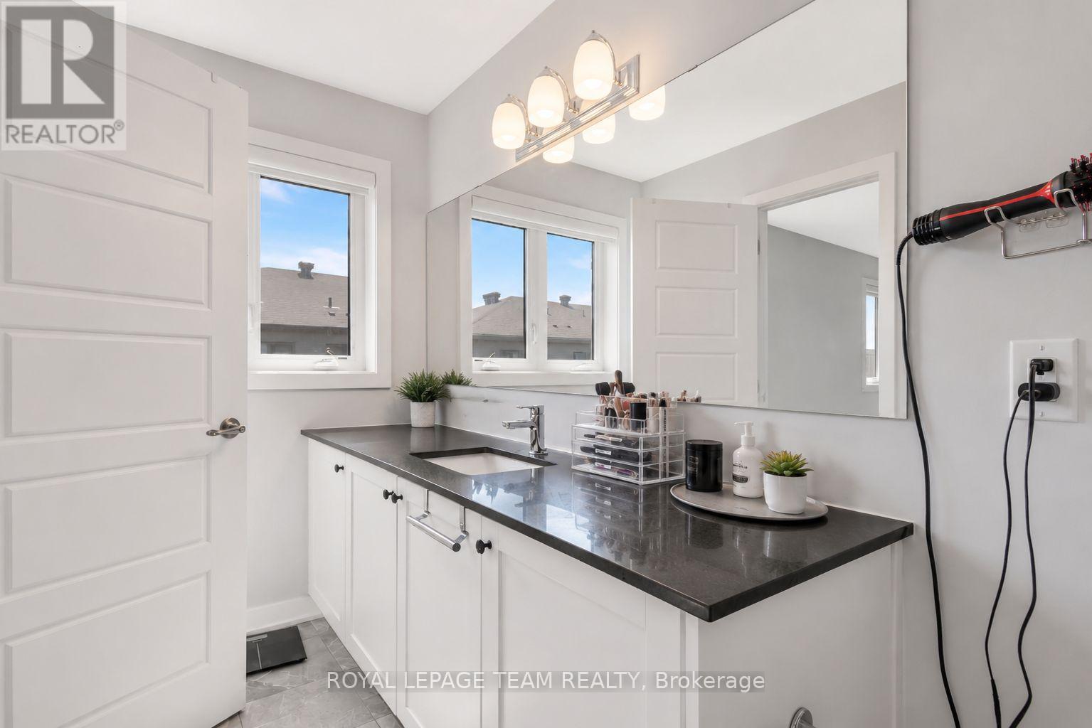 2501 Watercolours Way — photo 15