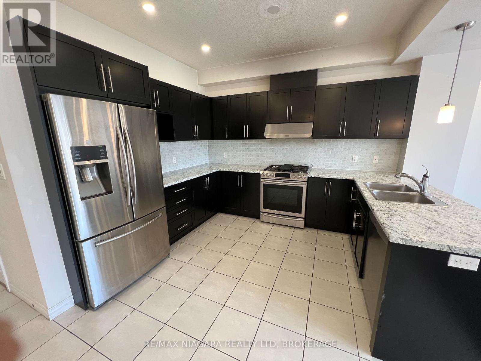 23 FAIRGROUNDS DRIVE - 10