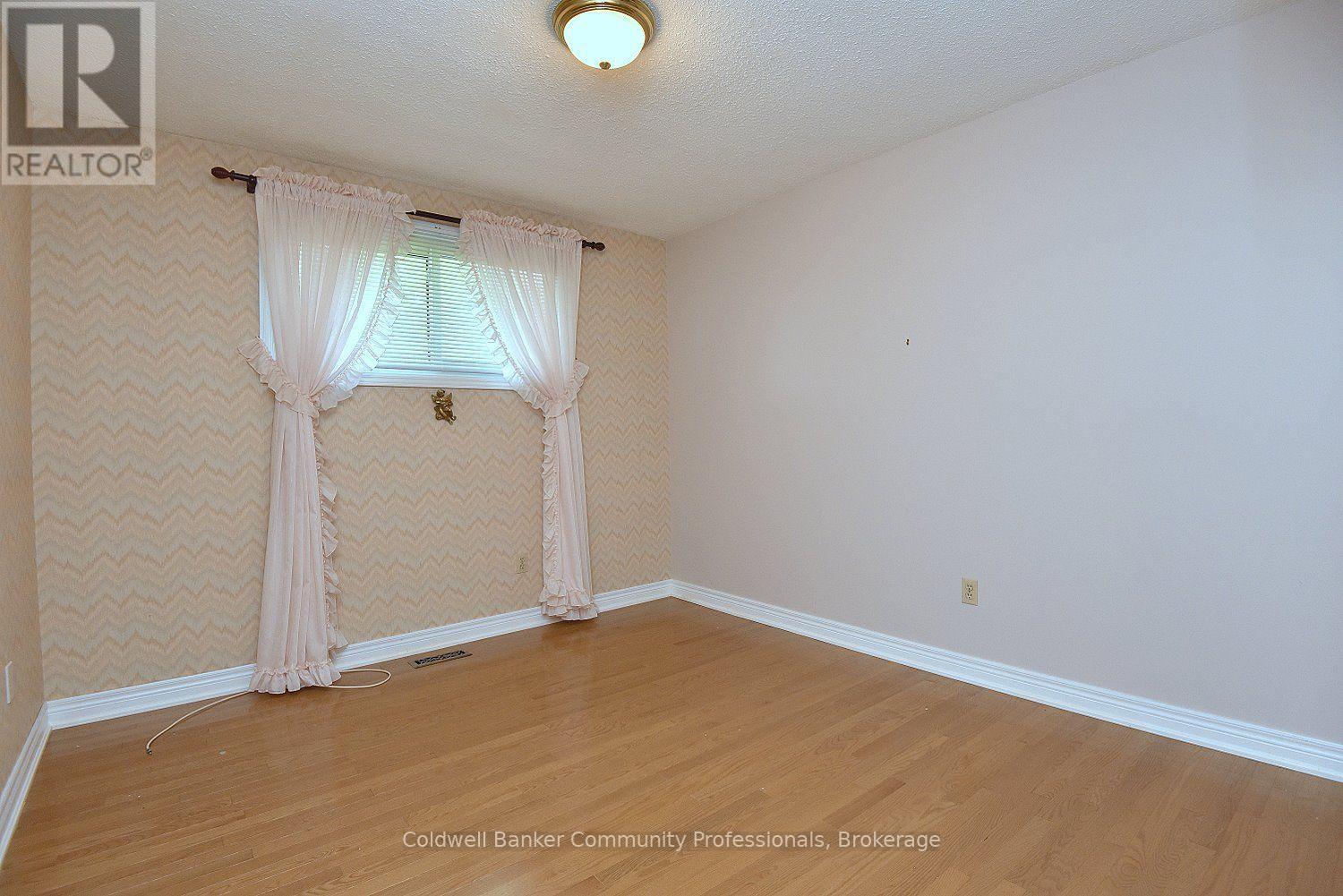 81 AYLMER CRESCENT - 27