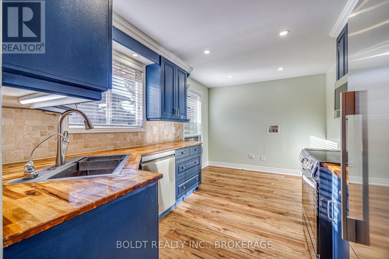 12 BAYSHORE CRESCENT - Image 15