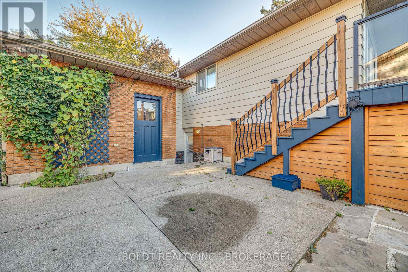 12 BAYSHORE CRESCENT - Image 38