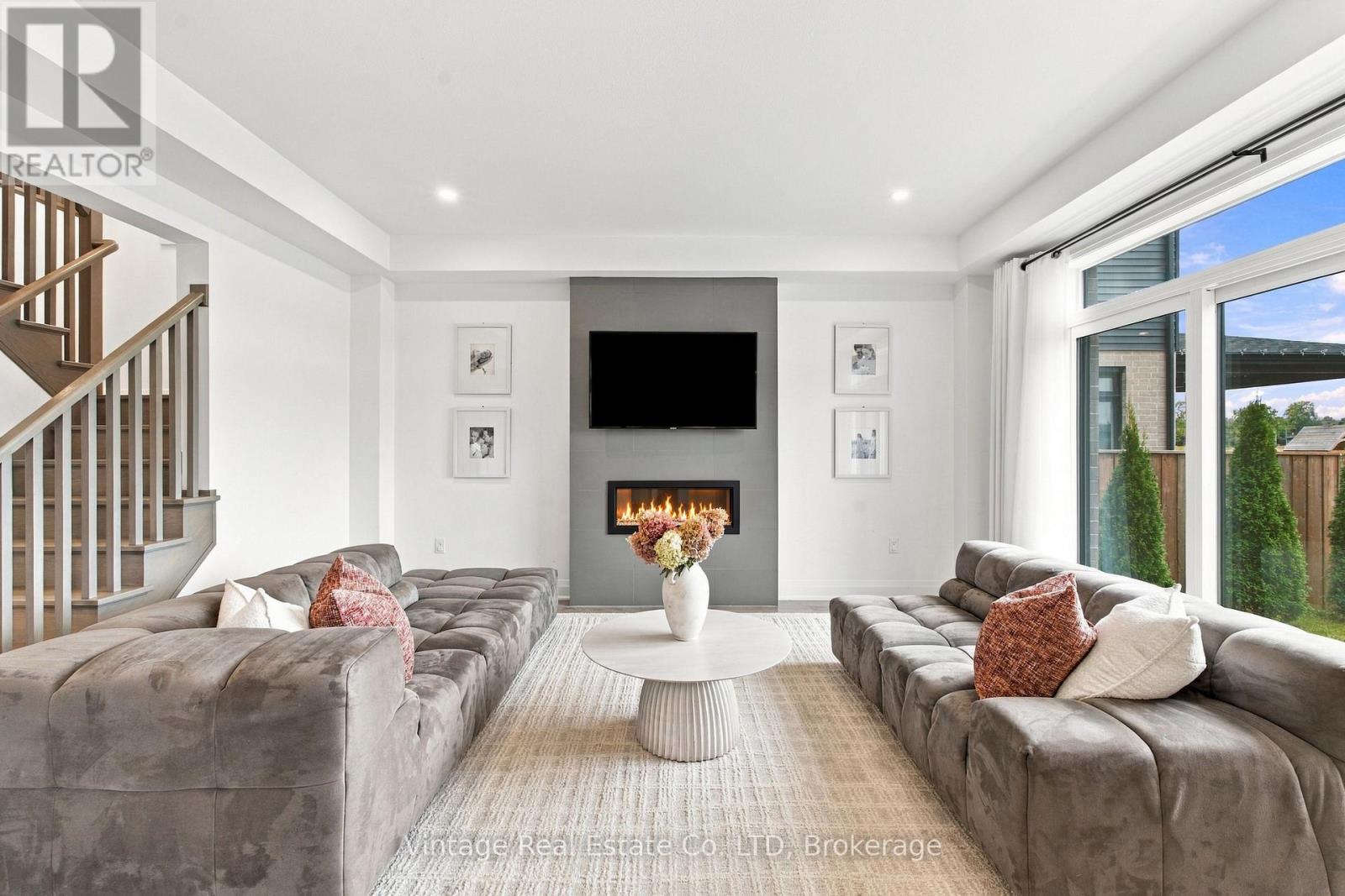 136 SUSAN DRIVE, Pelham (Fonthill) — photo 3