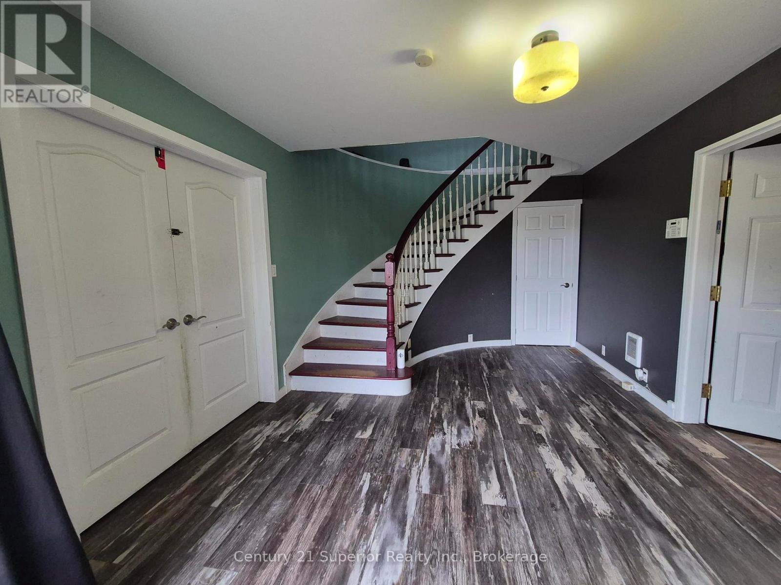 500 PEARY STREET W - Image 25