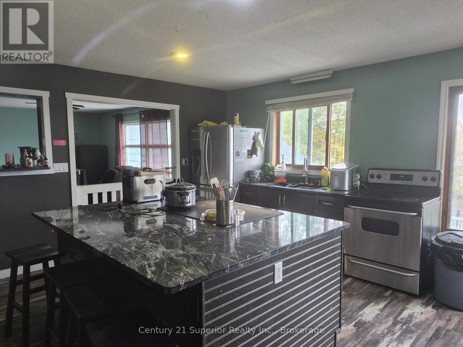 500 PEARY STREET W - Image 29
