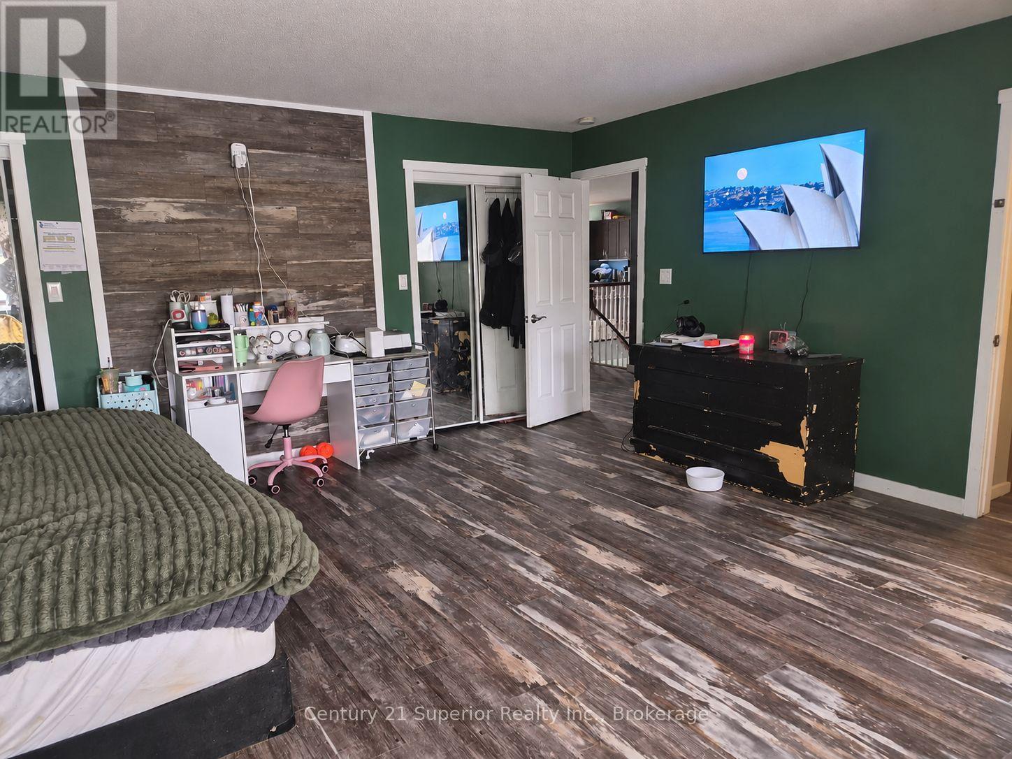 500 PEARY STREET W - Image 33