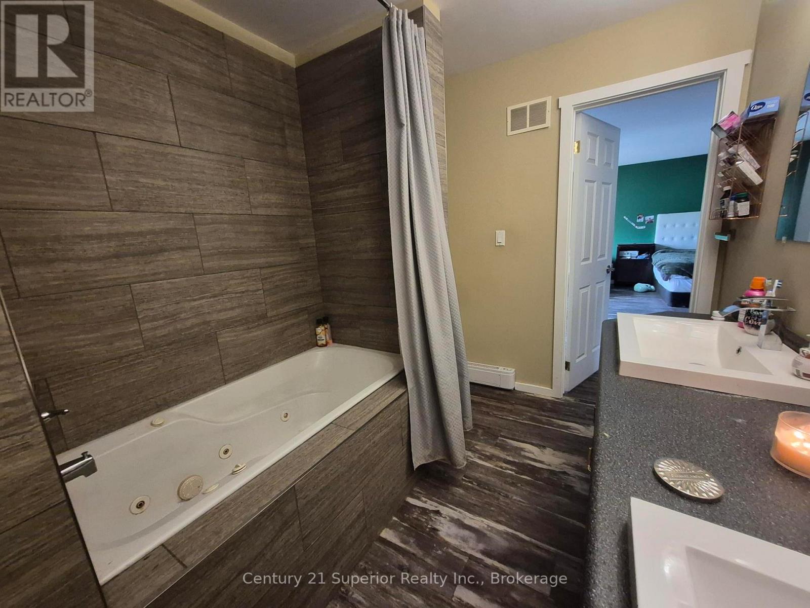 500 PEARY STREET W - Image 35
