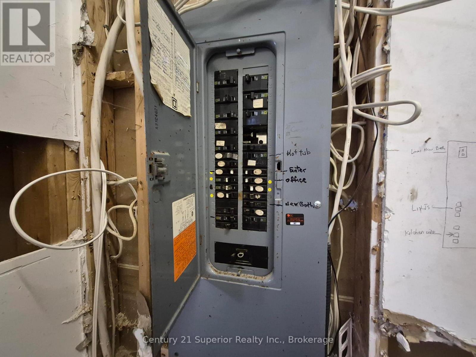 500 PEARY STREET W - Image 43