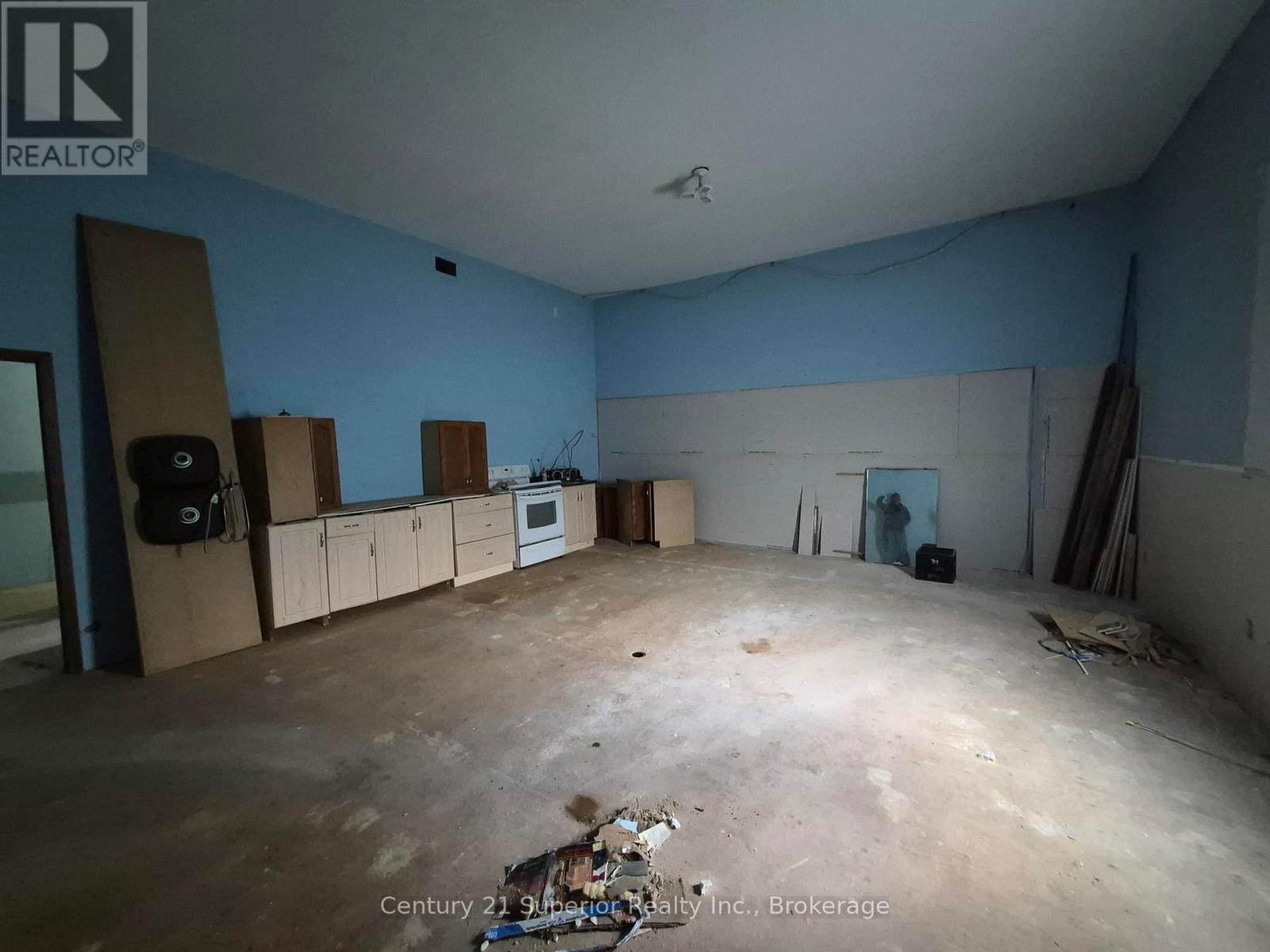 500 PEARY STREET W - Image 46