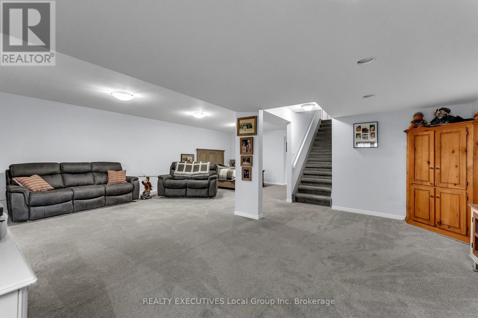 87 FAIRWAY DRIVE - Image 35