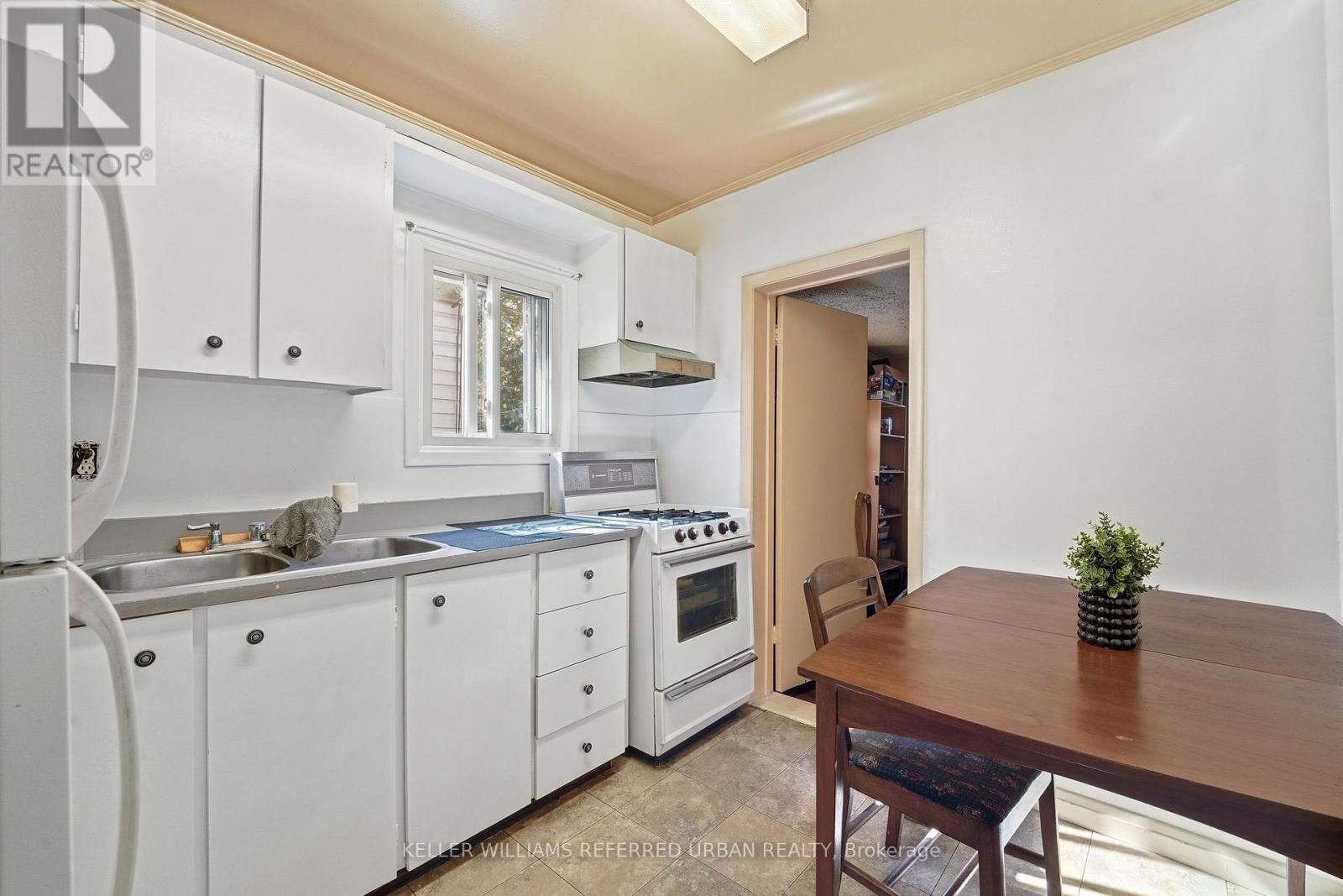 266 Roxton Road, Toronto, ON photo 13