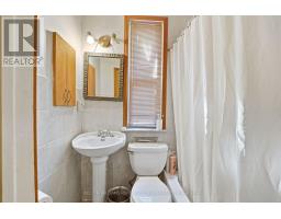 266 Roxton Road, Toronto, ON M6G3P9 Photo 17