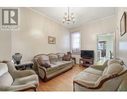 Kitchen - 266 Roxton Road, Toronto, ON M6G3P9 Photo 6