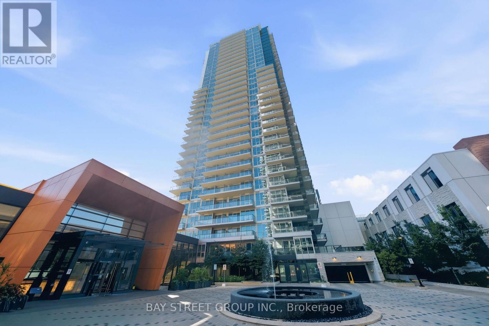 911- 85 McMahon Drive, Toronto, ON photo 3