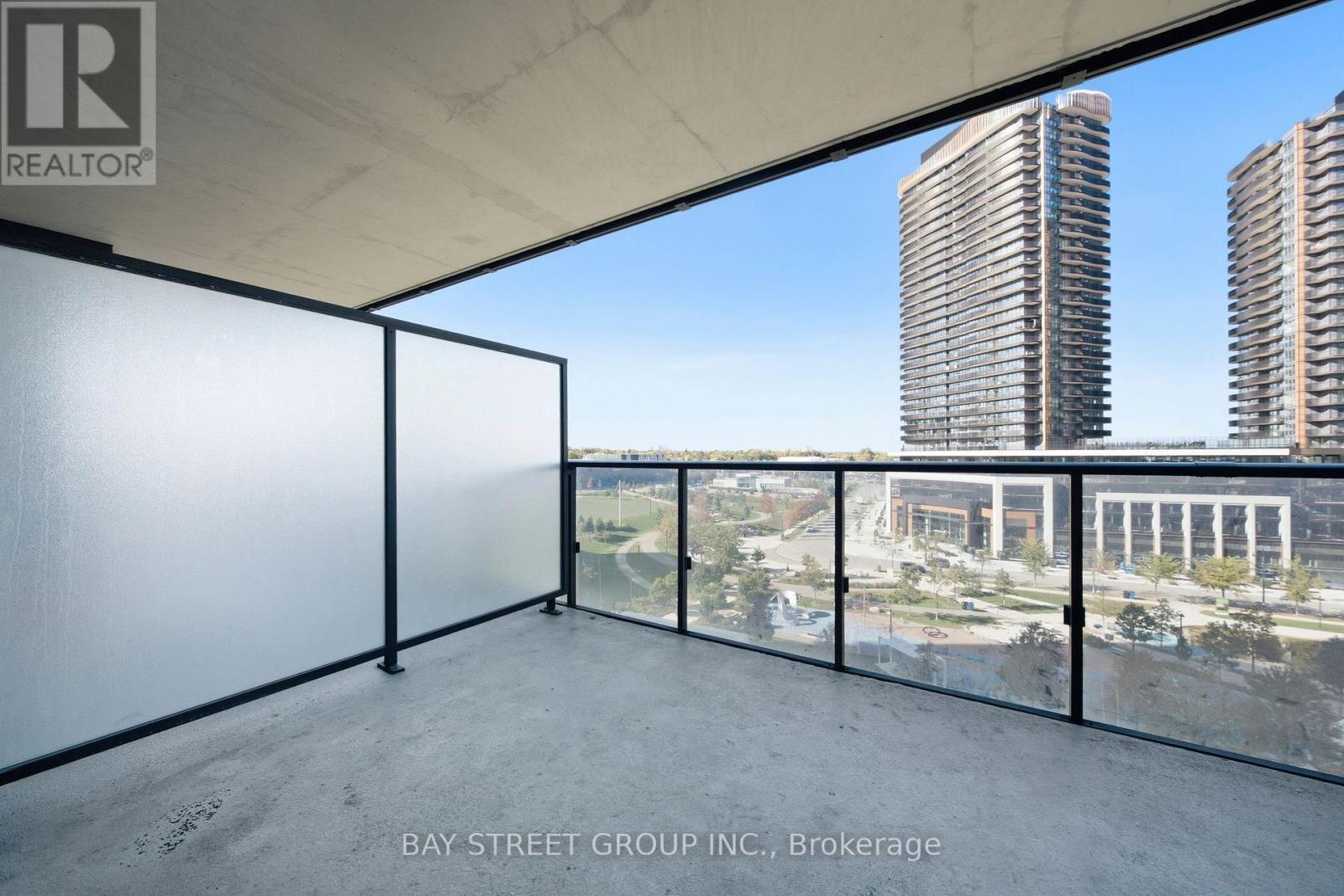 911- 85 McMahon Drive, Toronto, ON photo 32