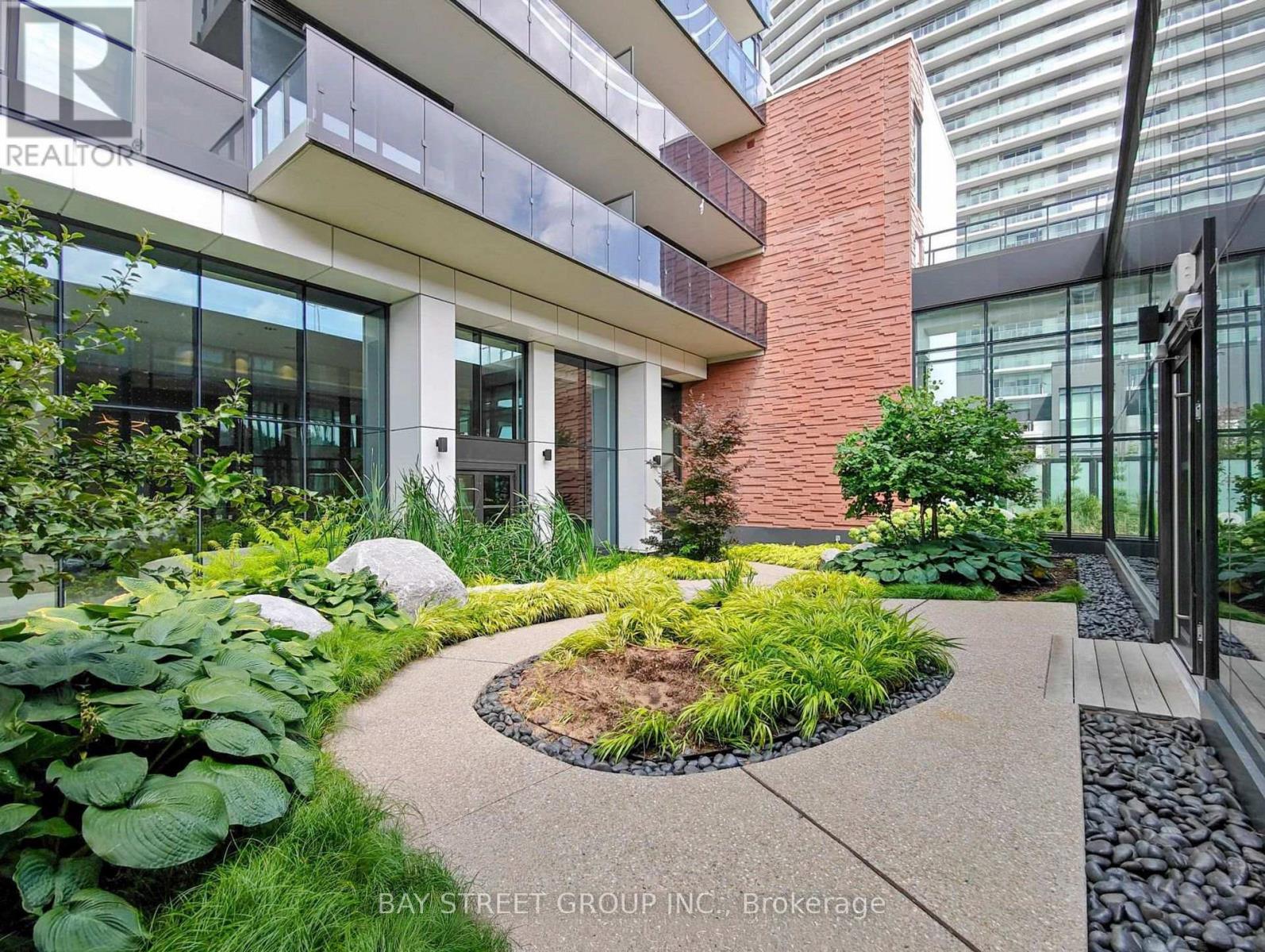 #911 85 MCMAHON DRIVE - 39