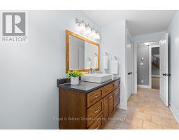 184 Sutacriti Street, Georgian Bluffs, ON N0H1S0 Photo 33