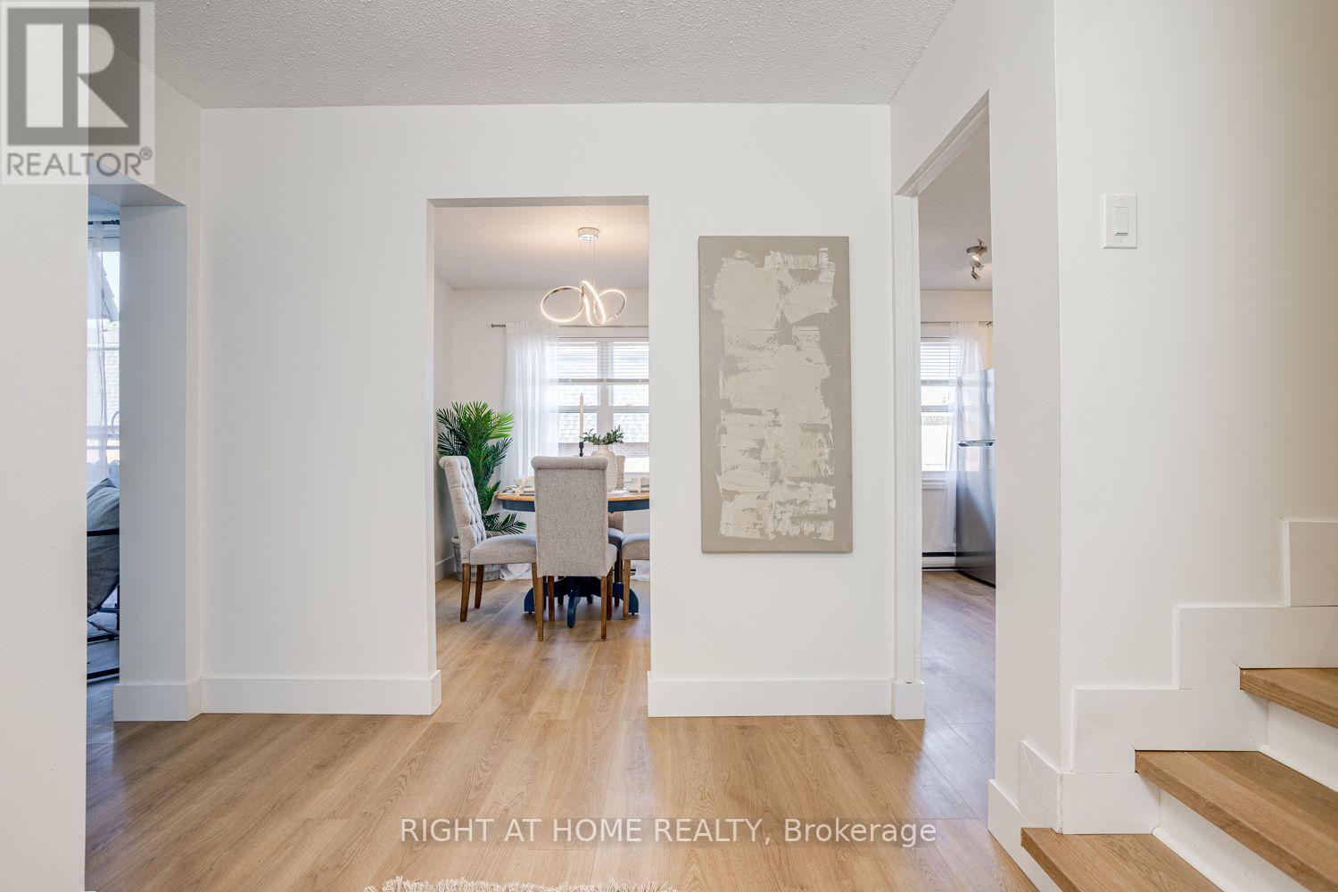 207- 580 Mary Street East, Whitby, ON photo 2