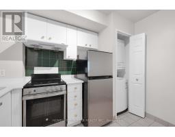1011 - 8 Lee Centre Drive, Toronto, ON M1H3H8 Photo 18