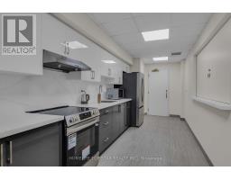 1011 - 8 Lee Centre Drive, Toronto, ON M1H3H8 Photo 22