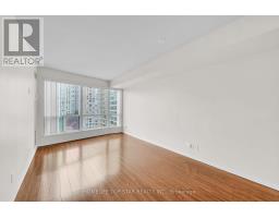 1011 - 8 Lee Centre Drive, Toronto, ON M1H3H8 Photo 8