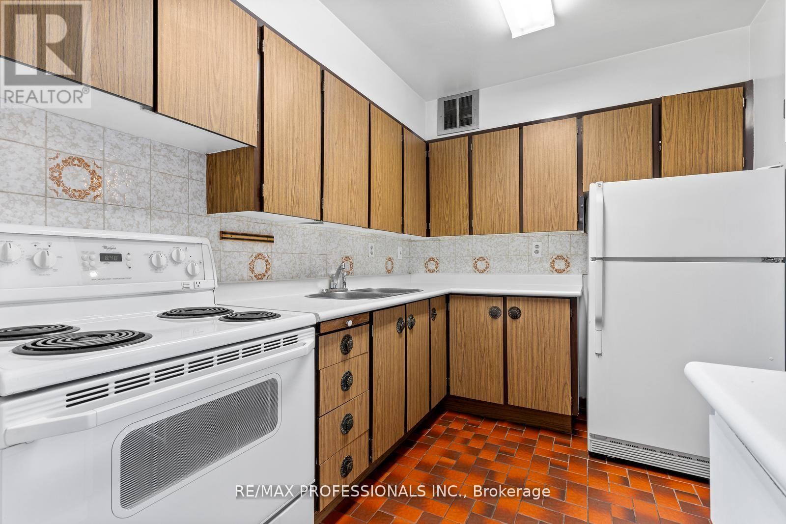 #1704 180 MARKHAM ROAD - 8