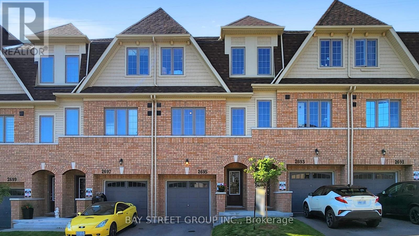 2695 Magdalen Path, Oshawa, ON photo 1