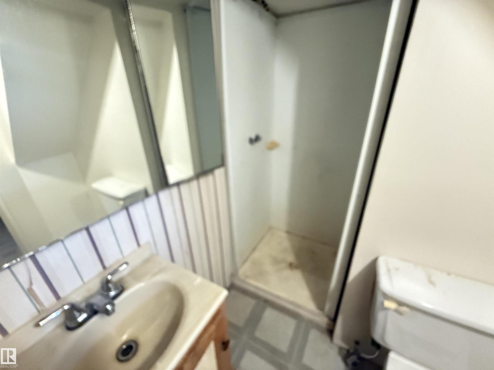 11942 37 ST NW - 29