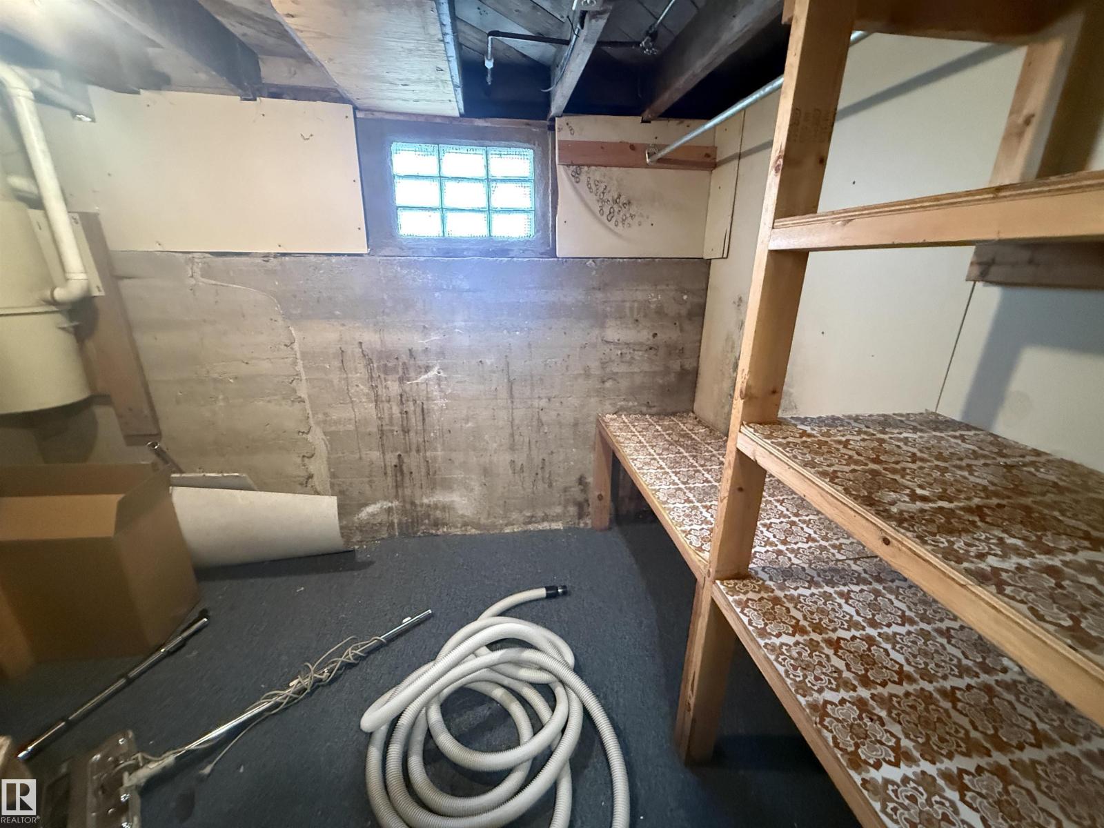 11942 37 ST NW - 35