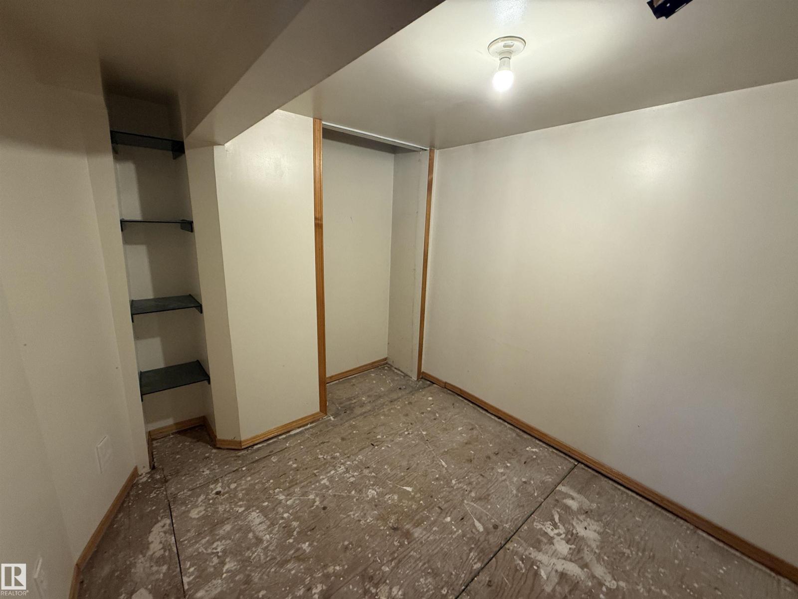 11942 37 ST NW - 36