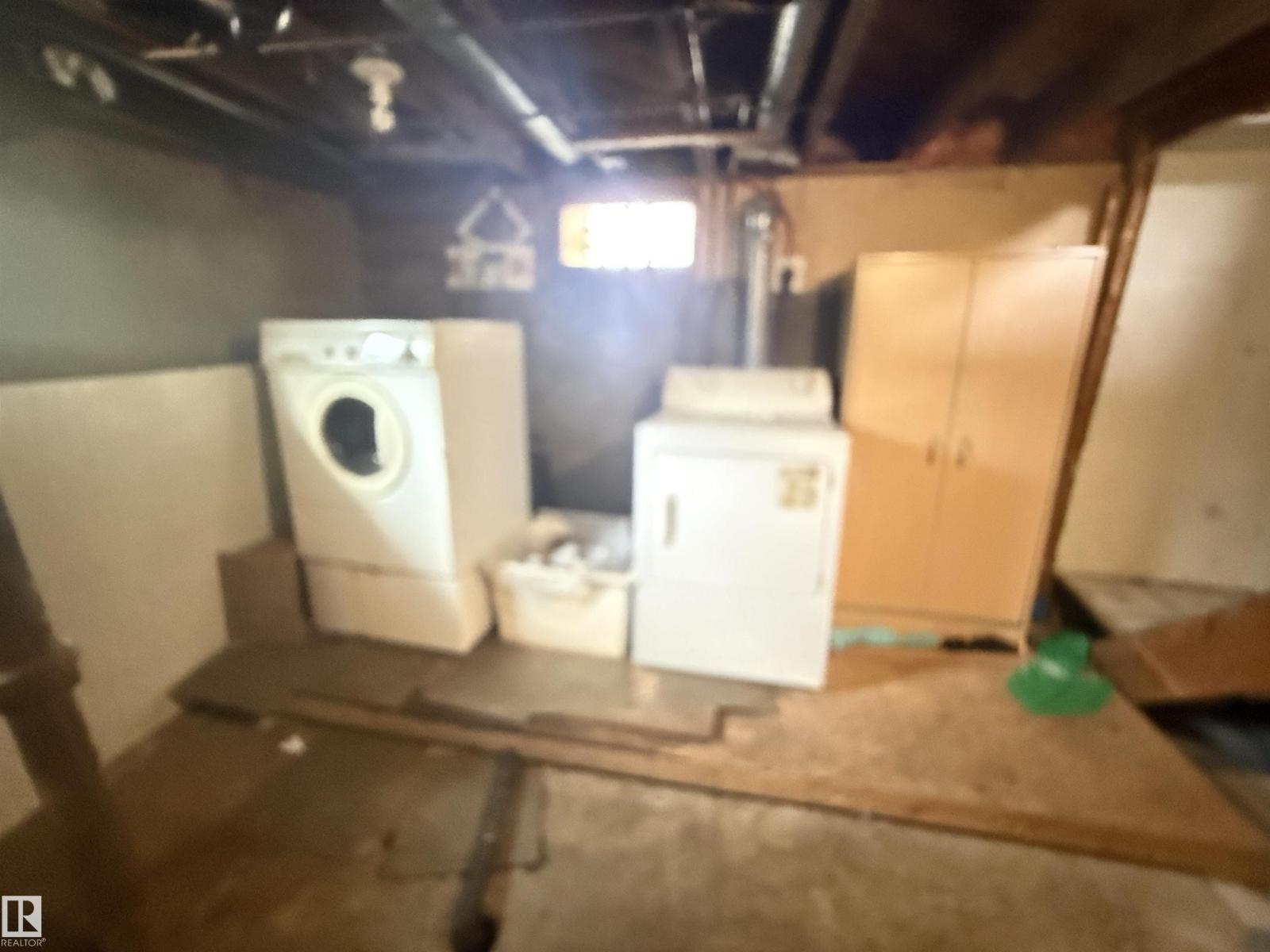 11942 37 ST NW - 38