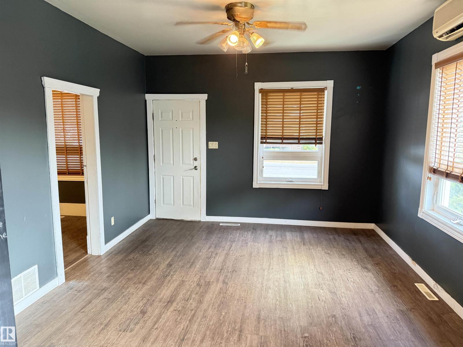 11942 37 ST NW - 9