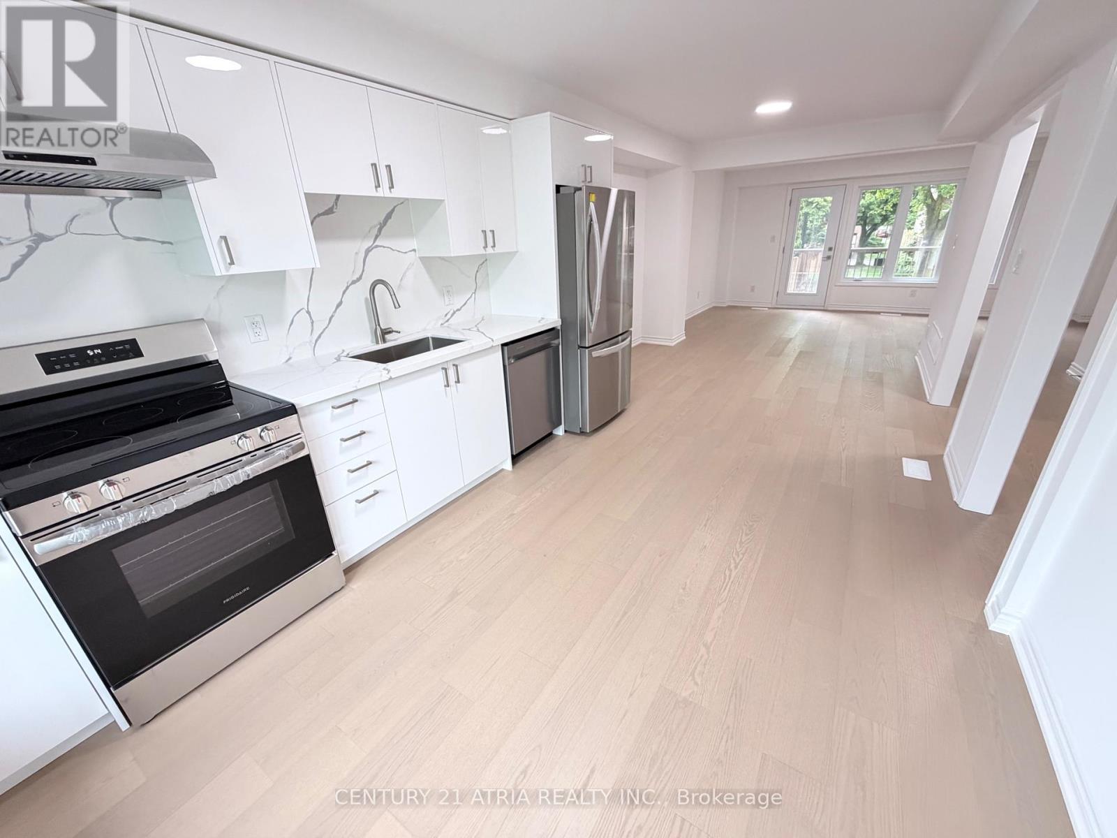 #UNIT 5 11 PLAISANCE ROAD - 6