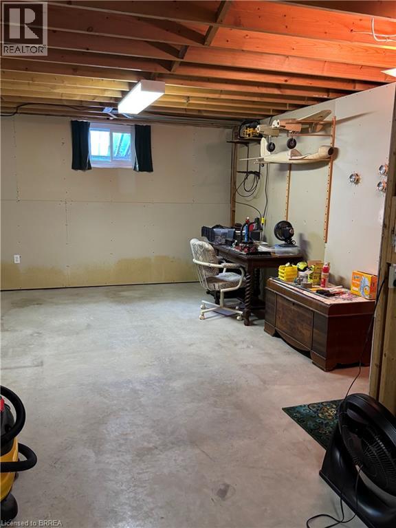 #16 60 WHITLAW Way - 26